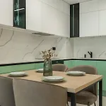 Apartamento Modern In Center I Steps From By Flat Mаnаger