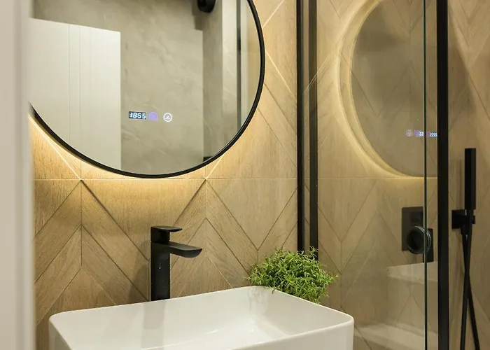 Modern In Center I Steps From By Flat Mаnаger * Varna