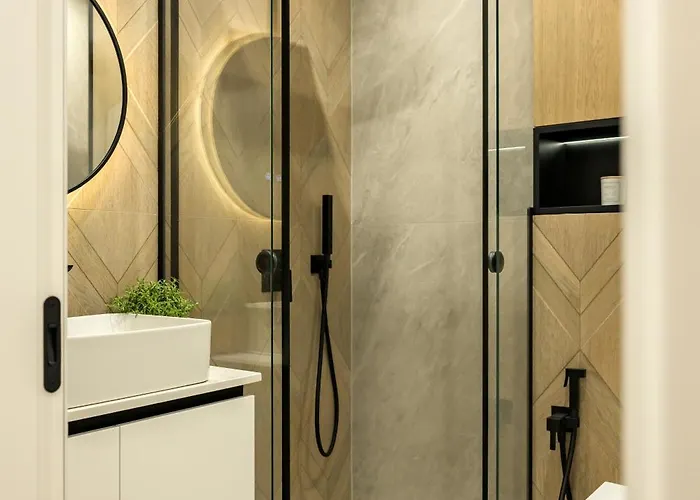 Modern In Center I Steps From By Flat Mаnаger Lejlighed *